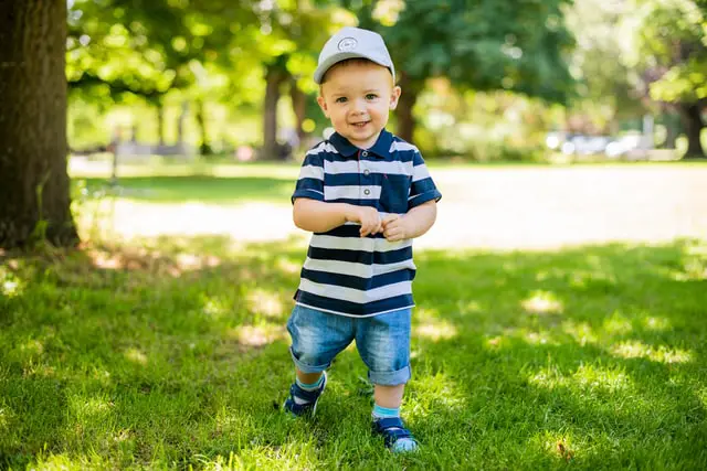 baby-on-green-grass